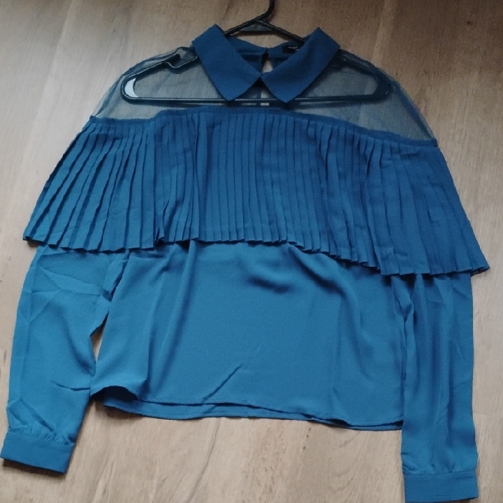 Cape Top. Women's Blue Pleated Top